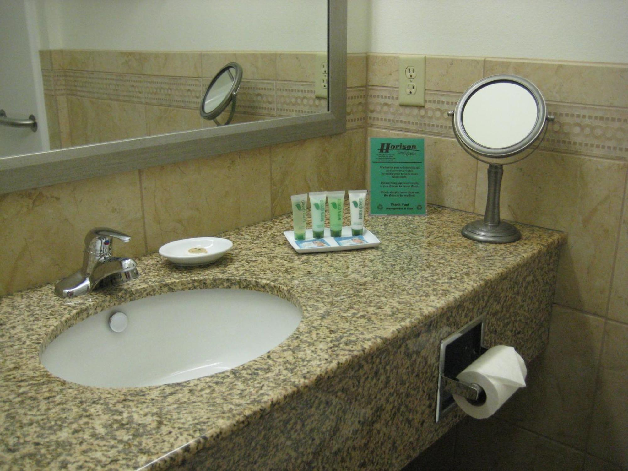 West Point Horizon Inn & Suites المظهر الخارجي الصورة